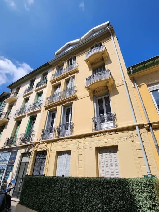 Nice Fac St Jean D'Angely Exterior foto
